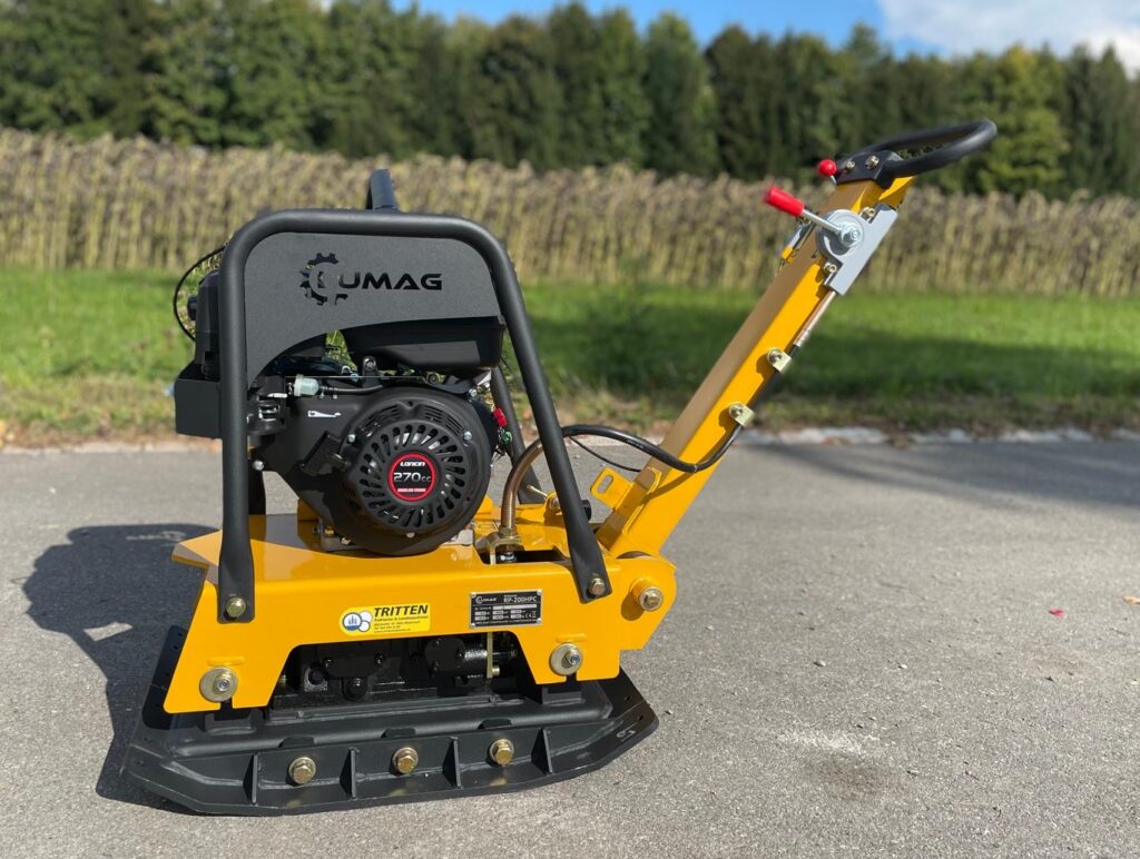 UMAG Rüttelplatte mit Honda GX270 Motor – leistungsstarke Vibrationsplatte für Verdichtungsarbeiten, Mietangebot bei Tritten Baggervermietung Schweiz